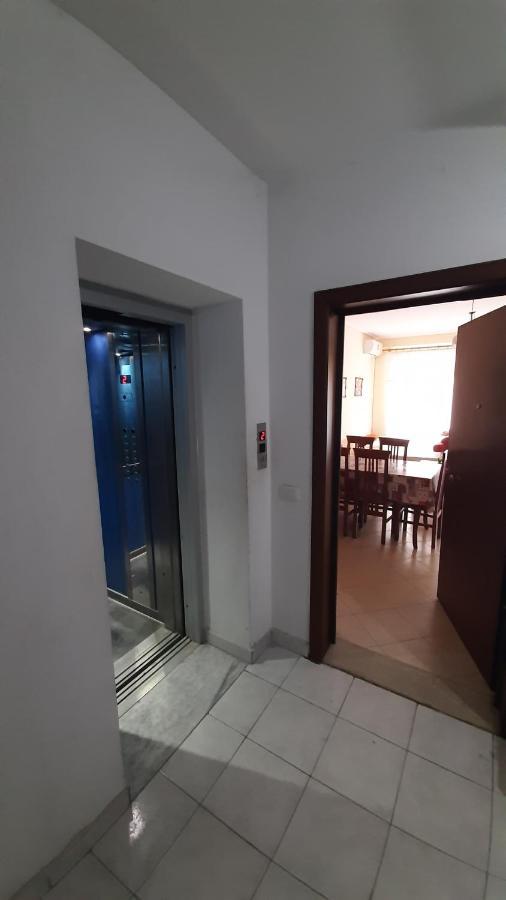 Meni'S Family Apartament Sarandë 外观 照片
